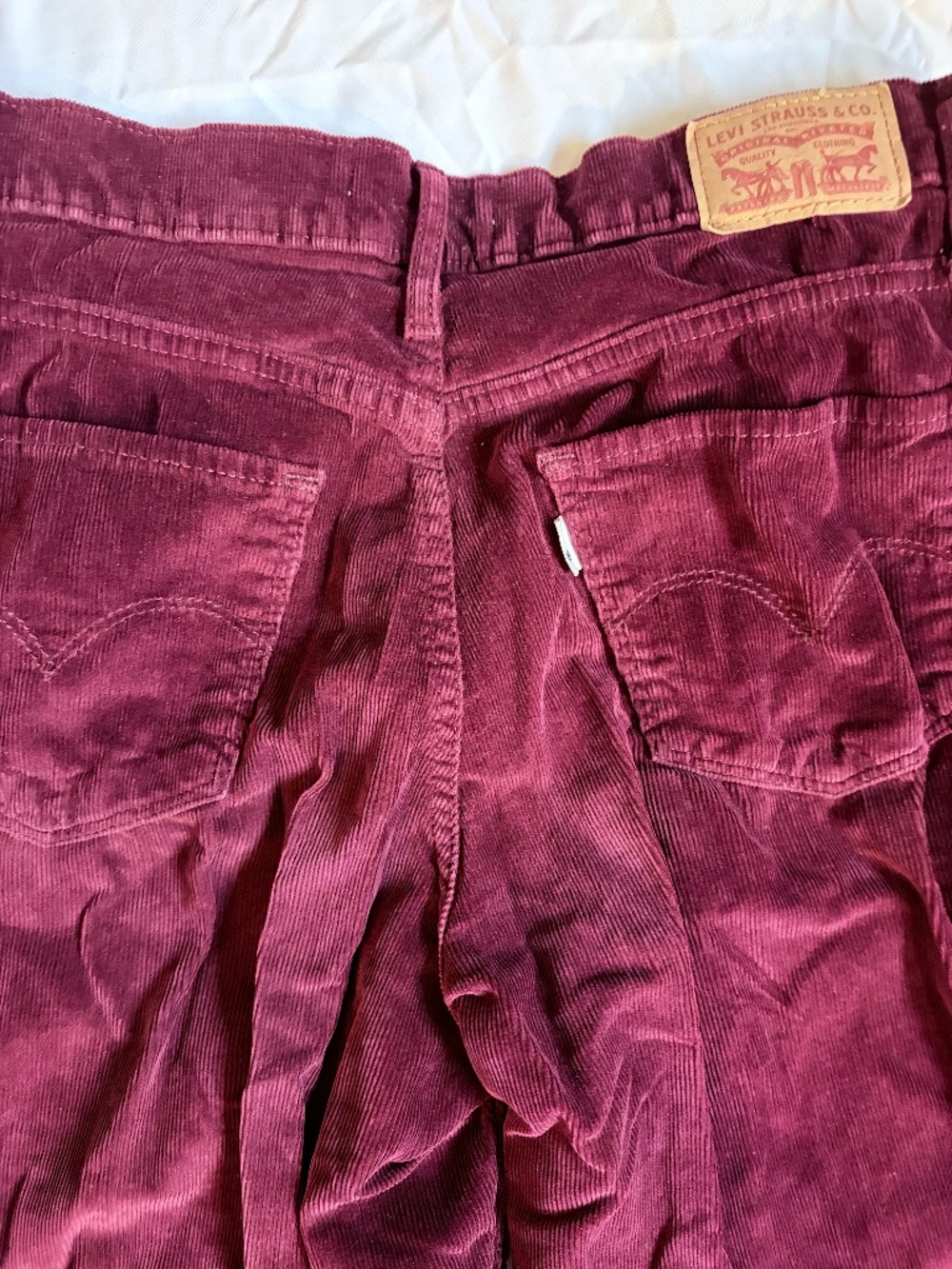 Levis 724 Straight Corduroy Pants Womens 27 Burgundy Cotton Blend Button Fly